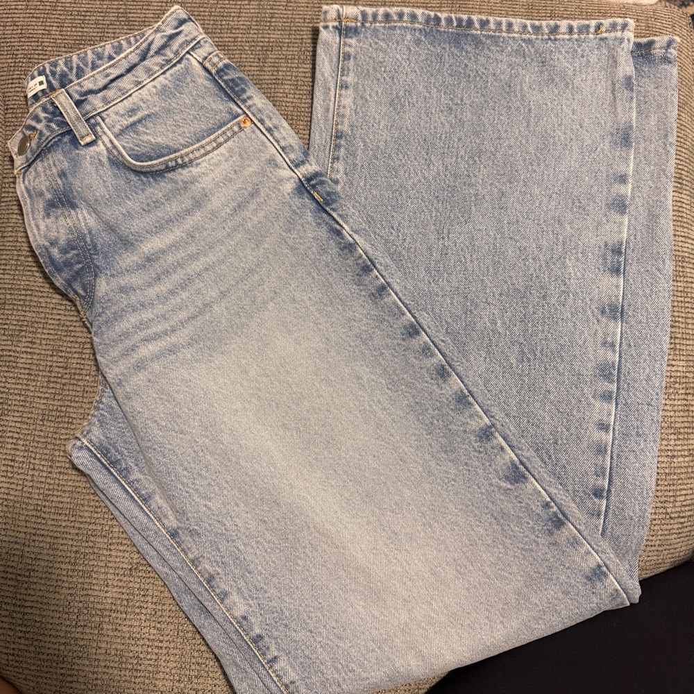 Zara women's Light Blue Denim Jeans